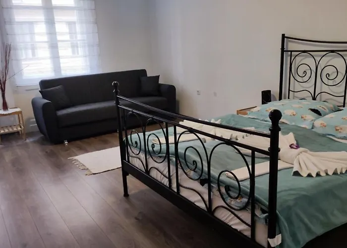 Perfect Located Flat With Gametable