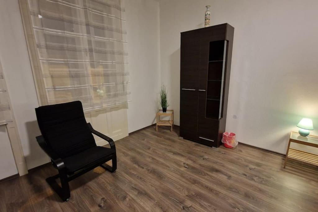Perfect Located Flat With Gametable Апартаменты