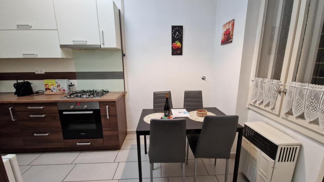 Perfect Located Flat With Gametable Апартаменты *