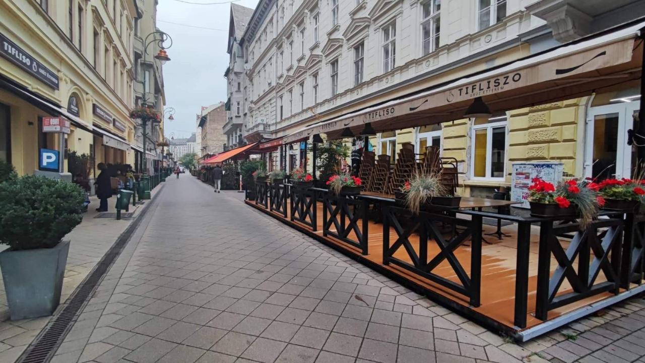 Апартаменты Perfect Located Flat With Gametable *