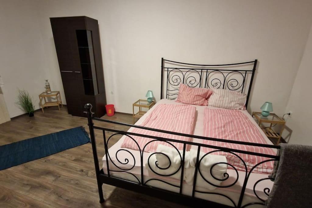 Perfect Located Flat With Gametable בודפשט